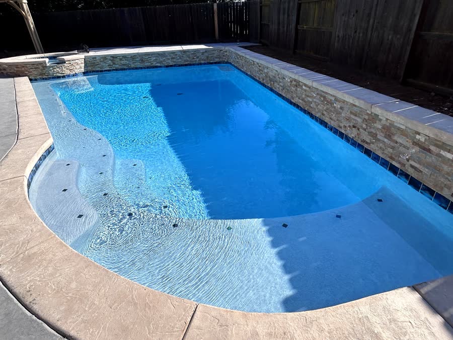 Roman Rect. + Spa — pool built by Neighborhood Pool Service
