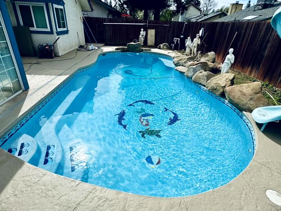 Estate Rect. + Steps — pool built by Neighborhood Pool Service